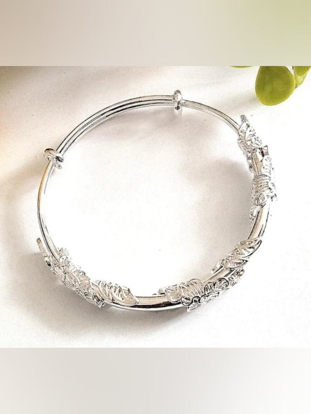 NWOT- Silver Floral Filigree Bangle Bracelet - Women Jewelry.